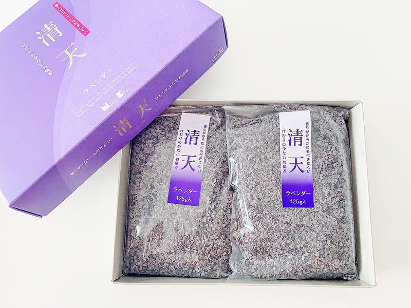 この商品の特徴 香りが衣類に残りにくい、さわやかなハーブの香りのお焼香。 この商品の仕様一覧 寸法 約228×160×43mm 重量 約590g（内容量 約125g×4）煙少清天 ラベンダー500g入