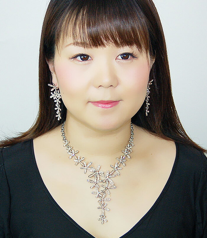 乐天商城 - ネックレス ピアス セット レディース シルバーカラー ゴールドカラー 花モチーフ ラインストーン キラキラ輝く 豪華 エレガント 可愛い 洗練された フォーマル 送料無料 aa0243