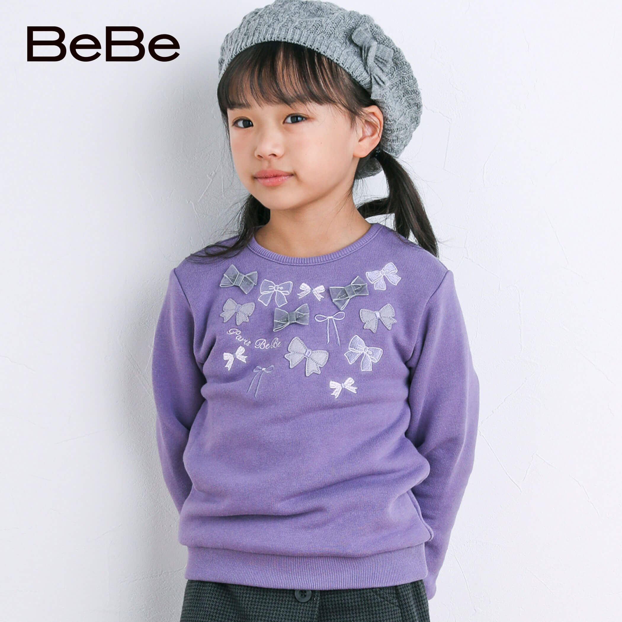 【30%OFFセール】BeBe（べべ） ベア裏毛 リボン トレーナー (80~150cm) 子供服 子ども服 女の子リボン 刺繍 パッチワーク 80 90 100 110 120 130 140 150 無地 女の子 長袖 冬 ブルー 異素材 ガーリー 裏毛 ベベ bebe 1