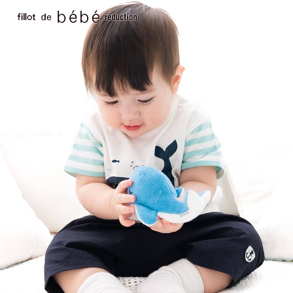 fillot de bebe reduction（フィヨ・デュ・ベベ・ルダクティオン）パイル クジラ ガラガラ 子供服 子ども服 男の子 ワンサイズ グッズ キッズ ギフト ブランド 赤ちゃん 出産祝い プレゼント 3ヶ月 6ヶ月【定番品】 春