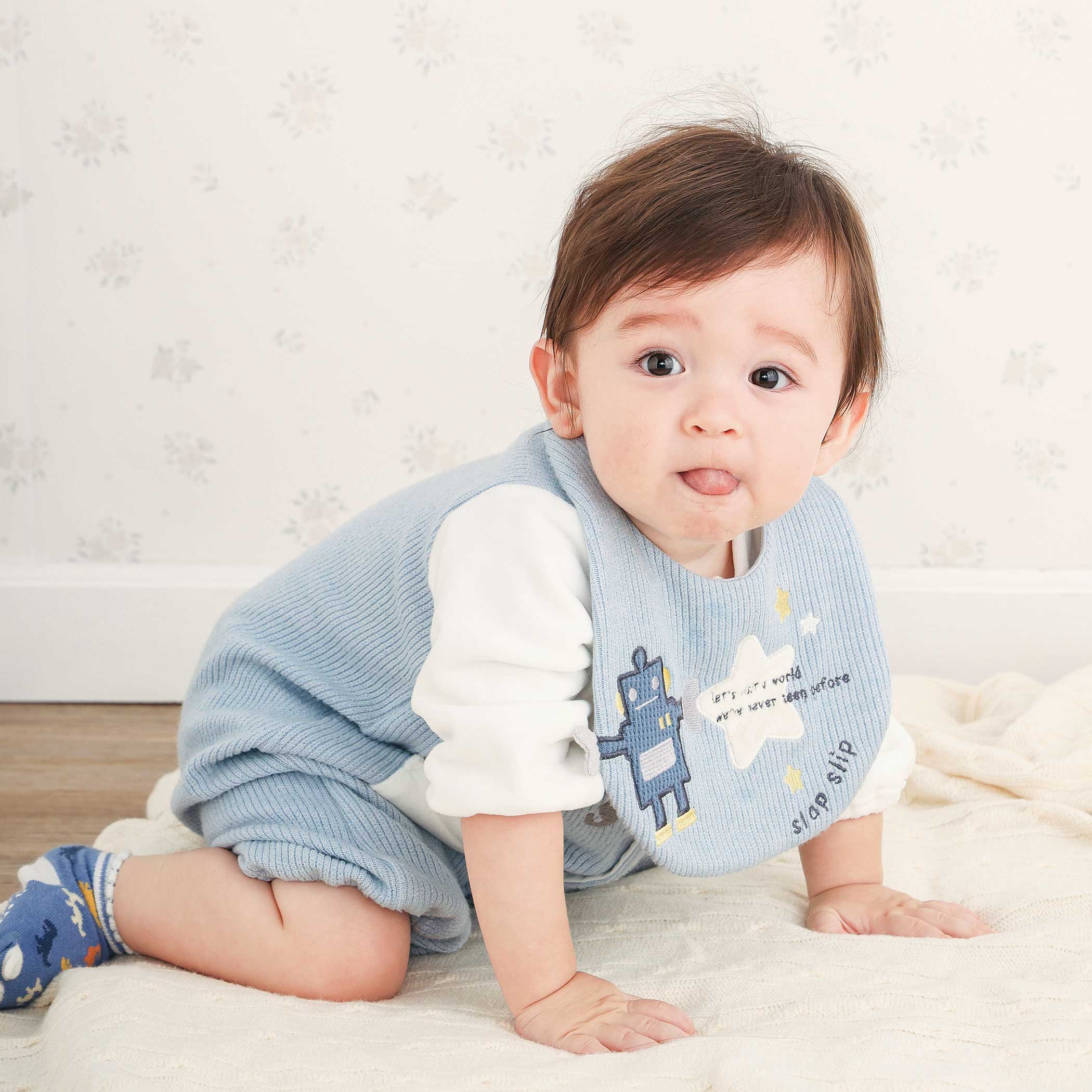 SLAP SLIP baby 【お揃い】アニマルクマロボットおもちゃぴょっこり飛び出しスタイベビー ベビー服 男の子 ギフト プレゼント 出産祝い 新生児 3ヶ月 6か月 1歳 25AW 秋 冬 服 出産準備 上品 バースデーフォト 誕生日祝い おしゃれ お出かけ 2