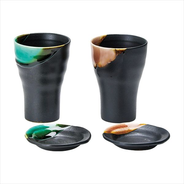 ■商品紹介内容/カップ:φ8.4×12・290?×2・小皿:φ9.5×1.9×2 材質/陶器 ■パッケージサイズ：箱寸/195×140×100 ■重量：約800g メーカー希望小売価格はメーカーカタログに基づいて掲載しています ■さまざまなギフトアイテムをご用意しております。 内祝　内祝い　お祝い返し　ウェディングギフト　ブライダルギフト　引き出物　引出物　結婚引き出物　結婚引出物　結婚内祝い　出産内祝い 命名内祝い　入園内祝い　入学内祝い　卒園内祝い　卒業内祝い　就職内祝い　新築内祝い　引越し内祝い　快気内祝い　開店内祝い　二次会 披露宴　お祝い　御祝　結婚式　結婚祝い　出産祝い　初節句　七五三　入園祝い　入学祝い　卒園祝い　卒業祝い　成人式　就職祝い　昇進祝い 新築祝い　上棟祝い　引っ越し祝い　引越し祝い　開店祝い　退職祝い　快気祝い　全快祝い　初老祝い　還暦祝い　古稀祝い　喜寿祝い　傘寿祝い 米寿祝い　卒寿祝い　白寿祝い　長寿祝い　金婚式　銀婚式　ダイヤモンド婚式　結婚記念日　ギフト　ギフトセット　セット　詰め合わせ　贈答品　お返し お礼　御礼　ごあいさつ　ご挨拶　御挨拶　プレゼント　お見舞い　お見舞御礼　お餞別　引越し　引越しご挨拶　記念日　誕生日　父の日　母の日　敬老の日 記念品　卒業記念品　定年退職記念品　ゴルフコンペ　コンペ景品　景品　賞品　粗品　お香典返し　香典返し　志　満中陰志　弔事　会葬御礼　法要 法要引き出物　法要引出物　法事　法事引き出物　法事引出物　忌明け　四十九日　七七日忌明け志　一周忌　三回忌　回忌法要　偲び草　粗供養　初盆 供物　お供え　お中元　御中元　お歳暮　御歳暮　お年賀　御年賀　残暑見舞い　年始挨拶　ボーリング大会　景品　レミパン　ゼリー　スターバックス 千疋屋　結婚式　そうめん　ローラアシュレイ　プリン　話題　ディズニー　カタログギフト　ティファール　ビタクラフト　ステンレスタンブラー　リラックマ のし無料　メッセージカード無料　ラッピング無料 ギフトにぴったりのアイテムをご紹介！ 贈り物に悩んでいる方へ、心温まるギフトアイテムを取り揃えました。高品質な食品、ふわふわのタオル、美しい食器、そしてセンスあふれる雑貨まで、幅広いラインナップであなたの大切な人への思いを伝えます。 特徴 高品質：厳選された素材と丁寧な製造工程で作られた商品ばかり。どれも長く愛用いただけます。 多用途：どんなシーンでも使える万能アイテムが揃っています。誕生日、結婚祝い、新築祝いなど、さまざまな場面に最適です。 デザイン：シンプルで洗練されたデザインから、カラフルで個性的なものまで、多彩なバリエーションをご用意。 お手頃価格：高品質ながら手ごろな価格で、コストパフォーマンスも抜群。 おすすめの用途とシーン 誕生日プレゼント：大切な人の特別な日を祝うために、実用的かつ心温まるギフトを。食品やタオルは、日常で役立つアイテムとして喜ばれます。 結婚祝い：新しい生活を始めるカップルに、美しい食器やおしゃれな雑貨を。幸せな家庭を築くお手伝いができます。 新築祝い：新しい家に引っ越した友人や家族へ、インテリアにぴったりの雑貨や実用的なタオルを。快適な生活をサポートします。 お返しギフト：感謝の気持ちを込めて、おしゃれで実用的なアイテムを。食品はもちろん、使い心地の良いタオルや美しい食器も喜ばれます。 季節の贈り物：お中元やお歳暮、季節の挨拶として、季節に合ったギフトを。夏には涼しげな雑貨、冬には温かみのあるタオルや食品が最適です。 贈る相手に合わせたおすすめ グルメな方へ：美味しい食品を贈れば、食卓が一層華やかに。特別な時間を演出します。 家庭的な方へ：ふわふわのタオルや使いやすい食器で、日常生活に彩りを。 オシャレな方へ：センスあふれる雑貨で、インテリアを一層魅力的に。 まとめ あなたの気持ちを込めたギフト選びをお手伝いします。どれも心を込めて選んだアイテムばかりです。大切な人への贈り物として、自信を持っておすすめします。 商品概要 [分類] 以下のような商品をお探しの方にオススメです。スイーツ スィーツ スウィーツ Sweets ケーキ お菓子 洋菓子 デザート おやつ 小腹対策 食品 食べ物 / チョコレートケーキ チョコレート ガトーショコラ チーズケーキ 生菓子 生ケーキ ベイクドチーズケーキ [評価・マスコミ] ランキング1位のおすすめ(お勧め オススメ) インスタ映え SNS 評判 今話題の人気商品 [サービス] 以下のサービスをご利用いだだけます。不可の場合あり。お取り寄せ 全国配送 全国発送 オーダー 注文 デリバリー 取寄せ 宅配 ネット通販 持ち運び可 / 送料無料 送料込み 無料ギフト対応 日持ち長い 長期保存 賞味期限が長い 名入れ 当日発送 お急ぎ便 即日配送 即日発送 翌日配送 翌日発送 前日に買う あす楽 明日楽 即納 翌日 あす着 明日届く 配送日指定可 冷凍保存可 冷凍保管 冷凍便 ギフトラッピング ギフト対応 予約 メッセージ付き 有料メッセージカード 有料お誕生日カード ホワイトデー当日お届け可能 [パッケージ] 　 以下のような包装でお届けします。詰め合わせ セット アソート 化粧箱入り ラッピング不要 個包装 小分け 手提げ袋（有償） 2重梱包 [デザイン] 以下のようなイメージをお求めの方におすすめです。お洒落 可愛い ゴージャス 高級感 プレミアム サプライズ感 美しい インパクト 面白い 珍しい 希少 驚き シンプル 上品 スタイリッシュ エレガント モダン [ご用途] 工夫次第で様々な用途でご利用いただけます。贈り物 プレゼント ギフト プチギフト 贈答品 お祝い 御祝い 退職祝い 内祝い 出産祝い 出産内祝い 入学祝い 卒業祝い ご褒美 手土産 お土産 お使い物 お返し お礼 ご挨拶 ご進物 お配り 配る ばらまき バレンタインデー バレンタインデイ ヴァレンタイン 友チョコ 義理チョコ 本命チョコ 逆チョコ バレンタインチョコ ホワイトデー ホワイトデイ ホワイトデーのお返し 七五三 ひな祭り こどもの日 ハロウィン クリスマス お中元 お年賀 ウインターギフト 御中元 御歳暮 サマーギフト 残暑見舞い お歳暮 母の日 父の日 敬老の日 敬老会記念品 敬老会 結婚祝い 結婚内祝い 結婚記念日 結婚式二次会 二次会のプチギフト 結婚披露宴の引き出物 引き菓子 ウエディングパーティー 成人祝い 長寿祝い 還暦祝い 古希祝い 古稀祝い 喜寿祝い 傘寿祝い 米寿祝い 卒寿祝い 白寿祝い 紀寿祝い 百寿祝い 成人式 セレモニー イベント 内祝い 快気祝い 快気内祝い 出産内祝い 出産祝い 記念日 お返し ご進物 御使い物 お礼 ご挨拶 御礼 ご祝儀 祝儀の品 お使い物 ノベルティー 粗品 景品 長寿 法事 法要 仏事 年忌法事 志 粗供養 供養返し 香典返し 満中陰志 御供え お供え 御供物 弔事 七五三 ひな祭り 入学祝い 卒業祝い 卒園祝い 退職祝い 入社祝い 成人式 成人式のお祝い 朝食 食事代わり ティータイム ブレイクタイム ホームパーティー クリスマスケーキ 誕生日プレゼント 誕生祝い バースデーケーキ 学校 会社 職場 法人 取引先 部活 イベント サークル 介護施設 [おすすめの方] 以下のような様々なお客様にお喜びいただいております。10代 20代 30代 40代 50代 60代 70代 80代 90代 100歳以上 お母さん お父さん ママ パパ 兄弟姉妹 彼氏 彼女 恋人 義理の母 叔父さん 親戚の お嬢さん 大家族 家族 赤ちゃん 祖父 祖母 叔父 叔母 孫 おじいちゃん おばあちゃん じいじ ばあば 夫 旦那 妻 奥様 お嫁さん 奥さん 親 両親 娘 同僚 友達 仲間 友人 親友 上司 部下 先輩 後輩 お世話になった方 恩師 先生 大人数 女友達 法人 女性 男性 大人 子ども 子供用 小学生 中学生 高校生 男の子 女の子 辛党 甘党 甘いものが苦手 高齢者 お年寄り [その他おすすめ] 以下のような商品に興味のある方にもオススメです。大量 大量購入 財布に優しい 大人数 業務用 大量スイーツ お試し コスパ良い /とっておきのギフトを贈る。ギフト専門店のおすすめ商品ですもらう方が嬉しい、使い勝手のいい進物商品。