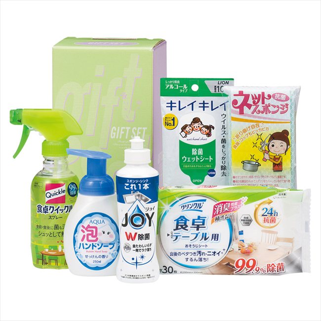 ■商品紹介： ■商品内容：セット内容/花王食卓クイックルスプレー（300ml）・アクア泡ハンドソープ（中国）（250ml）・P&G除菌ジョイコンパクト（170ml）・クリンクル食卓テーブル用シート（30枚入）・ライオンキレイキレイお手ふきウェットシート（アルコールタイプ）（10枚入）・ネットスポンジ（中国）×各1 ■パッケージサイズ：13.2×13.2×22.6cm ■賞味期限（ある場合）： メーカー希望小売価格はメーカーカタログに基づいて掲載しています ■さまざまなギフトアイテムをご用意しております。 内祝　内祝い　お祝い返し　ウェディングギフト　ブライダルギフト　引き出物　引出物　結婚引き出物　結婚引出物　結婚内祝い　出産内祝い 命名内祝い　入園内祝い　入学内祝い　卒園内祝い　卒業内祝い　就職内祝い　新築内祝い　引越し内祝い　快気内祝い　開店内祝い　二次会 披露宴　お祝い　御祝　結婚式　結婚祝い　出産祝い　初節句　七五三　入園祝い　入学祝い　卒園祝い　卒業祝い　成人式　就職祝い　昇進祝い 新築祝い　上棟祝い　引っ越し祝い　引越し祝い　開店祝い　退職祝い　快気祝い　全快祝い　初老祝い　還暦祝い　古稀祝い　喜寿祝い　傘寿祝い 米寿祝い　卒寿祝い　白寿祝い　長寿祝い　金婚式　銀婚式　ダイヤモンド婚式　結婚記念日　ギフト　ギフトセット　セット　詰め合わせ　贈答品　お返し お礼　御礼　ごあいさつ　ご挨拶　御挨拶　プレゼント　お見舞い　お見舞御礼　お餞別　引越し　引越しご挨拶　記念日　誕生日　父の日　母の日　敬老の日 記念品　卒業記念品　定年退職記念品　ゴルフコンペ　コンペ景品　景品　賞品　粗品　お香典返し　香典返し　志　満中陰志　弔事　会葬御礼　法要 法要引き出物　法要引出物　法事　法事引き出物　法事引出物　忌明け　四十九日　七七日忌明け志　一周忌　三回忌　回忌法要　偲び草　粗供養　初盆 供物　お供え　お中元　御中元　お歳暮　御歳暮　お年賀　御年賀　残暑見舞い　年始挨拶　ボーリング大会　景品　レミパン　ゼリー　スターバックス 千疋屋　結婚式　そうめん　ローラアシュレイ　プリン　話題　ディズニー　カタログギフト　ティファール　ビタクラフト　ステンレスタンブラー　リラックマ のし無料　メッセージカード無料　ラッピング無料 ギフトにぴったりのアイテムをご紹介！ 贈り物に悩んでいる方へ、心温まるギフトアイテムを取り揃えました。高品質な食品、ふわふわのタオル、美しい食器、そしてセンスあふれる雑貨まで、幅広いラインナップであなたの大切な人への思いを伝えます。 特徴 高品質：厳選された素材と丁寧な製造工程で作られた商品ばかり。どれも長く愛用いただけます。 多用途：どんなシーンでも使える万能アイテムが揃っています。誕生日、結婚祝い、新築祝いなど、さまざまな場面に最適です。 デザイン：シンプルで洗練されたデザインから、カラフルで個性的なものまで、多彩なバリエーションをご用意。 お手頃価格：高品質ながら手ごろな価格で、コストパフォーマンスも抜群。 おすすめの用途とシーン 誕生日プレゼント：大切な人の特別な日を祝うために、実用的かつ心温まるギフトを。食品やタオルは、日常で役立つアイテムとして喜ばれます。 結婚祝い：新しい生活を始めるカップルに、美しい食器やおしゃれな雑貨を。幸せな家庭を築くお手伝いができます。 新築祝い：新しい家に引っ越した友人や家族へ、インテリアにぴったりの雑貨や実用的なタオルを。快適な生活をサポートします。 お返しギフト：感謝の気持ちを込めて、おしゃれで実用的なアイテムを。食品はもちろん、使い心地の良いタオルや美しい食器も喜ばれます。 季節の贈り物：お中元やお歳暮、季節の挨拶として、季節に合ったギフトを。夏には涼しげな雑貨、冬には温かみのあるタオルや食品が最適です。 贈る相手に合わせたおすすめ グルメな方へ：美味しい食品を贈れば、食卓が一層華やかに。特別な時間を演出します。 家庭的な方へ：ふわふわのタオルや使いやすい食器で、日常生活に彩りを。 オシャレな方へ：センスあふれる雑貨で、インテリアを一層魅力的に。 まとめ あなたの気持ちを込めたギフト選びをお手伝いします。どれも心を込めて選んだアイテムばかりです。大切な人への贈り物として、自信を持っておすすめします。 商品概要 [分類] 以下のような商品をお探しの方にオススメです。スイーツ スィーツ スウィーツ Sweets ケーキ お菓子 洋菓子 デザート おやつ 小腹対策 食品 食べ物 / チョコレートケーキ チョコレート ガトーショコラ チーズケーキ 生菓子 生ケーキ ベイクドチーズケーキ [評価・マスコミ] ランキング1位のおすすめ(お勧め オススメ) インスタ映え SNS 評判 今話題の人気商品 [サービス] 以下のサービスをご利用いだだけます。不可の場合あり。お取り寄せ 全国配送 全国発送 オーダー 注文 デリバリー 取寄せ 宅配 ネット通販 持ち運び可 / 送料無料 送料込み 無料ギフト対応 日持ち長い 長期保存 賞味期限が長い 名入れ 当日発送 お急ぎ便 即日配送 即日発送 翌日配送 翌日発送 前日に買う あす楽 明日楽 即納 翌日 あす着 明日届く 配送日指定可 冷凍保存可 冷凍保管 冷凍便 ギフトラッピング ギフト対応 予約 メッセージ付き 有料メッセージカード 有料お誕生日カード ホワイトデー当日お届け可能 [パッケージ] 　 以下のような包装でお届けします。詰め合わせ セット アソート 化粧箱入り ラッピング不要 個包装 小分け 手提げ袋（有償） 2重梱包 [デザイン] 以下のようなイメージをお求めの方におすすめです。お洒落 可愛い ゴージャス 高級感 プレミアム サプライズ感 美しい インパクト 面白い 珍しい 希少 驚き シンプル 上品 スタイリッシュ エレガント モダン [ご用途] 工夫次第で様々な用途でご利用いただけます。贈り物 プレゼント ギフト プチギフト 贈答品 お祝い 御祝い 退職祝い 内祝い 出産祝い 出産内祝い 入学祝い 卒業祝い ご褒美 手土産 お土産 お使い物 お返し お礼 ご挨拶 ご進物 お配り 配る ばらまき バレンタインデー バレンタインデイ ヴァレンタイン 友チョコ 義理チョコ 本命チョコ 逆チョコ バレンタインチョコ ホワイトデー ホワイトデイ ホワイトデーのお返し 七五三 ひな祭り こどもの日 ハロウィン クリスマス お中元 お年賀 ウインターギフト 御中元 御歳暮 サマーギフト 残暑見舞い お歳暮 母の日 父の日 敬老の日 敬老会記念品 敬老会 結婚祝い 結婚内祝い 結婚記念日 結婚式二次会 二次会のプチギフト 結婚披露宴の引き出物 引き菓子 ウエディングパーティー 成人祝い 長寿祝い 還暦祝い 古希祝い 古稀祝い 喜寿祝い 傘寿祝い 米寿祝い 卒寿祝い 白寿祝い 紀寿祝い 百寿祝い 成人式 セレモニー イベント 内祝い 快気祝い 快気内祝い 出産内祝い 出産祝い 記念日 お返し ご進物 御使い物 お礼 ご挨拶 御礼 ご祝儀 祝儀の品 お使い物 ノベルティー 粗品 景品 長寿 法事 法要 仏事 年忌法事 志 粗供養 供養返し 香典返し 満中陰志 御供え お供え 御供物 弔事 七五三 ひな祭り 入学祝い 卒業祝い 卒園祝い 退職祝い 入社祝い 成人式 成人式のお祝い 朝食 食事代わり ティータイム ブレイクタイム ホームパーティー クリスマスケーキ 誕生日プレゼント 誕生祝い バースデーケーキ 学校 会社 職場 法人 取引先 部活 イベント サークル 介護施設 [おすすめの方] 以下のような様々なお客様にお喜びいただいております。10代 20代 30代 40代 50代 60代 70代 80代 90代 100歳以上 お母さん お父さん ママ パパ 兄弟姉妹 彼氏 彼女 恋人 義理の母 叔父さん 親戚の お嬢さん 大家族 家族 赤ちゃん 祖父 祖母 叔父 叔母 孫 おじいちゃん おばあちゃん じいじ ばあば 夫 旦那 妻 奥様 お嫁さん 奥さん 親 両親 娘 同僚 友達 仲間 友人 親友 上司 部下 先輩 後輩 お世話になった方 恩師 先生 大人数 女友達 法人 女性 男性 大人 子ども 子供用 小学生 中学生 高校生 男の子 女の子 辛党 甘党 甘いものが苦手 高齢者 お年寄り [その他おすすめ] 以下のような商品に興味のある方にもオススメです。大量 大量購入 財布に優しい 大人数 業務用 大量スイーツ お試し コスパ良い /とっておきのギフトを贈る。ギフト専門店のおすすめ商品です