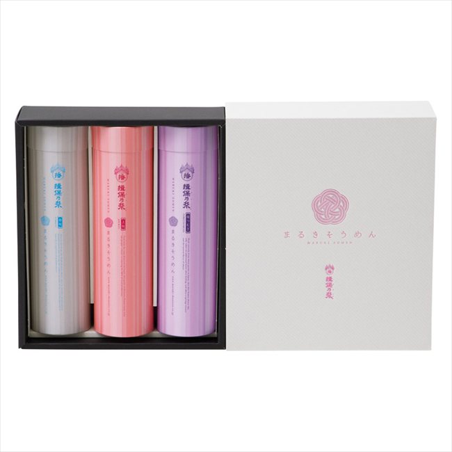 ■商品紹介： 播州手延素麺「揖保乃糸」の素麺を筒に詰めた商品です。黒帯「特級品」・赤帯「上級品」・紫帯「縒つむぎ」の三種類から構成されております。 ■商品内容：揖保乃糸（特級品・上級品・縒つむぎ）（各300g）×各1 ■パッケージサイズ：2...