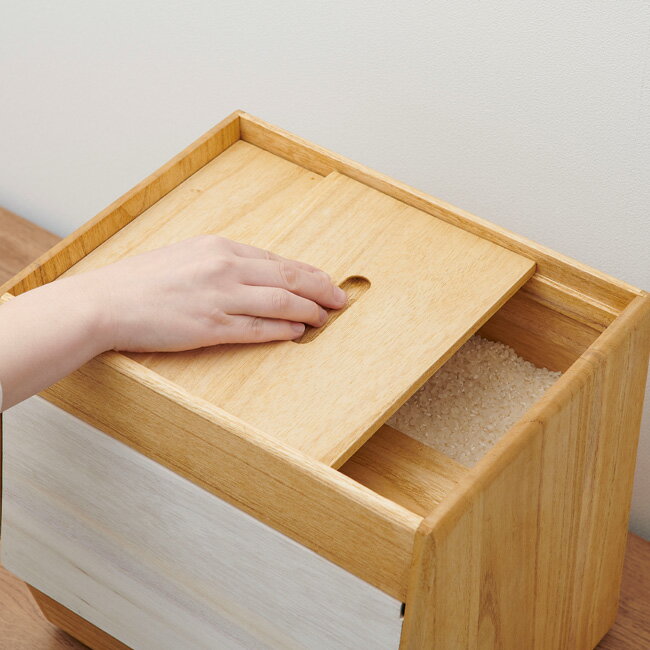 米びつ KIRISAI 桐のこめ櫃 10kg 日本製 OSPO-10 桐 木製 保存容器 スライド蓋 前開き フラップ式 スタッキング 一合升 米櫃 こめびつ 常温ライスストッカー 計量カップ ナチュラル 天然木 おしゃれ かわいい 桐製 防腐 防虫 調湿性 お米 玄米 水拭き可 【送料無料】