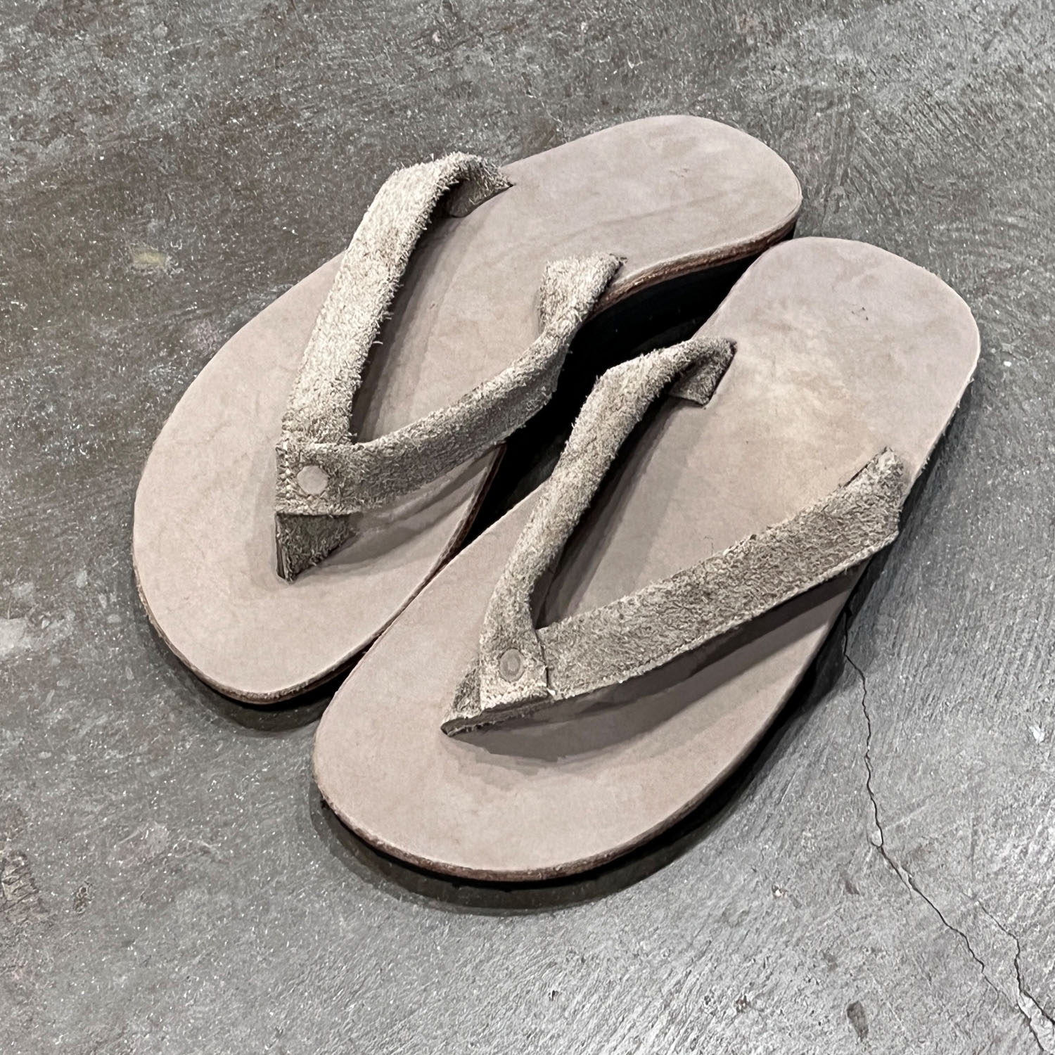 nakamura - Z-01 Thong Sandal UNISEX TAUPE)