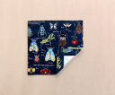 ランチョンマット ランチクロス 25cm×25cm(正方形)紺昆虫 額縁仕立て 子供・キッズ用 小さめ 名札(氏名票)つき ネーム 幼稚園・小学校・給食用ナフキン 布製 入園・入学準備