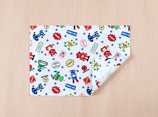 楽天COTTON　SYNDICATEランチョンマット 　ランチクロス　縦26cm横37cm生成りロボット　 額縁仕立て　子供・キッズ用　名札（氏名票）つき　ネーム　幼稚園・小学校・給食用ナフキン　布製　入園・入学準備