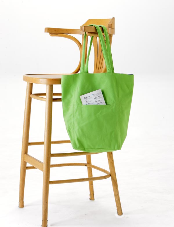 キャンバスの無地トートバッグ外にも中にもポケットつきペパーミントグリーン無地