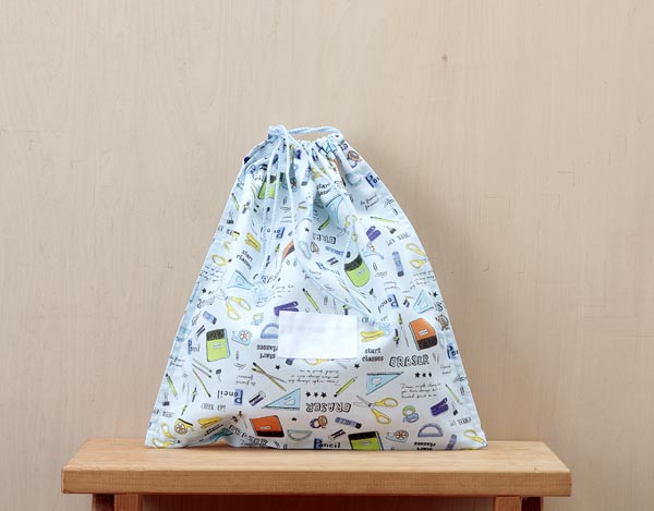 体操着入れ 体操服入れ　お着替え入れ 巾着型 縦28cm横27cm（28×27) まち2cm 氏名票つき 名札つき 水色..