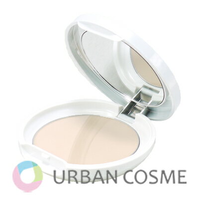 しみや色ムラ、毛穴や凹凸を自然にカバー。 しみの原因となる光から肌を守り、 透明感が続く明るい肌に導くUVパウダーです。 最強UVカットで、日中の塗り直しにも最適。 さらに肌荒れ防止有効成分「グリチルレチン酸 ステアリル」、くすみ感ケア成分...
