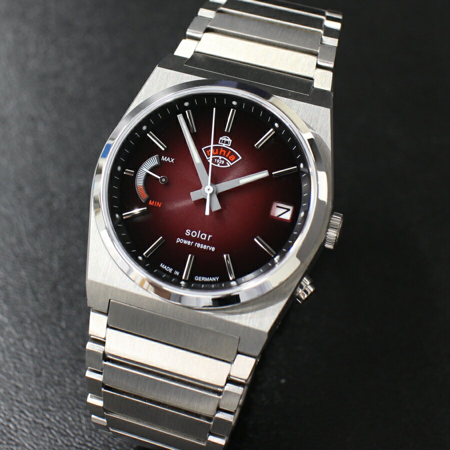 ドイツ製 RUHLA SPACE CONTROL ソーラー時計 ダークレッド文字盤 パワーリザーブ計付き 3針モデル 国内正規品　※代理店注文品：3-4営業日以内に発送予定 ソーラー時計は文字盤に光を当てて充電する事で作動します。 晴天時の...