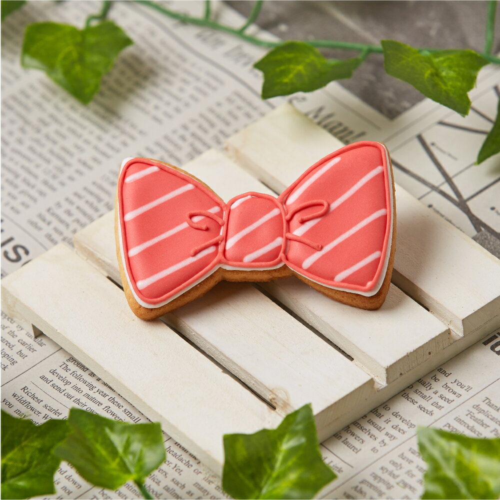 【蝶ネクタイ】 アイシングクッキー かわいい お菓子 ギフト 結婚式　プチギフト