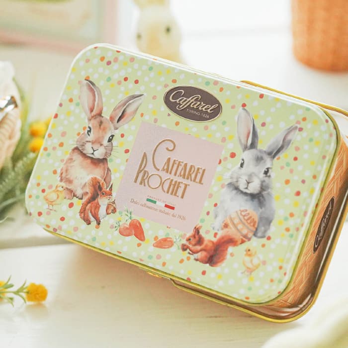 【 公式 カファレル caffarel 】うさぎのバスケット【うさぎ ホワイトデー イースター お菓子 缶 お菓子缶 お配りギフト 可愛い 詰め合わせ 個包装 チョコレート チョコ プレゼント おしゃれ 高級 ブランド ジャンドゥーヤ 手土産 誕生日 ご挨拶 退職祝い 卒園式 卒業式 】のサムネイル