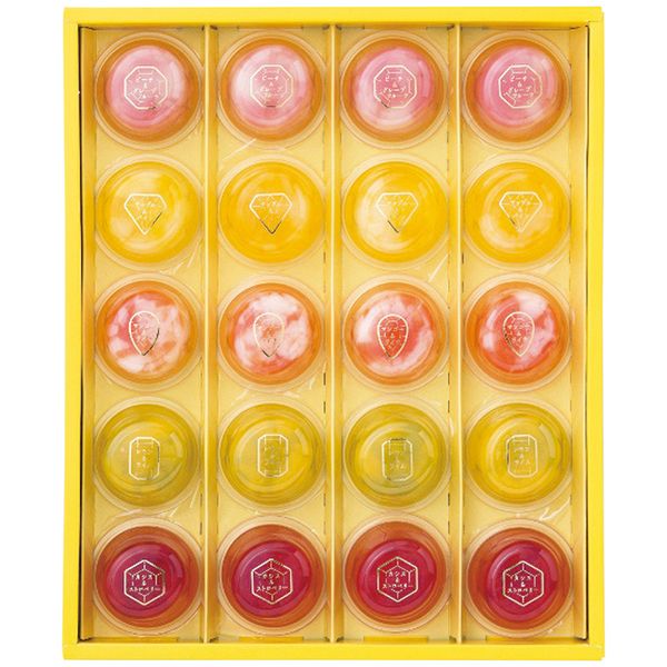 ポイント1つのゼリーに2つの果実の味わい。キラキラ輝く、見た目もかわいいプチデザート。※写真はイメージです。内容・デザイン等変更になる場合があります。予めご了承ください。箱サイズ26.7×4×32.2cm現品サイズ・内容ピーチ＆グレープフルーツ味・アップル＆パイン味・マンゴー＆ライチ味・レモン＆ライム味・カシス＆ストロベリー味各4個・各52g重さ1390g製造生産地日本製賞味期間製造日より常温約180日アレルゲン乳成分備考※「のし」や「包装」については、対応できる商品と対応できない商品がございます。ご購入前に、お気軽にお問い合わせください。通常、簡易包装に直に送り状を貼ってお送りいたします。【ひととえ 商品一覧】 キュートセレクション CSB-10 キュートセレクション CSB-15 キュートセレクション CSB-20 キュートセレクション CSB-30 こがね芋 KGB-5 スイーツファクトリー SFC-10 スイーツファクトリー SFC-15 スイーツファクトリー SFC-30 ピッコロドルチェ PDB-10 ピッコロドルチェ PDB-20 果実たっぷり ふじ林檎ケーキ RCB-10 果実たっぷり ふじ林檎ケーキ RCB-15 果実たっぷり ふじ林檎ケーキ RCB-5 果実と楽しむ しっとり濃厚チーズケーキ CTA-15 果実と楽しむ しっとり濃厚チーズケーキ CTA-20 果実と楽しむ しっとり濃厚チーズケーキ CTA-30 凍らせて食べる なめらかクリームのフルーツ大福 DFA-20 凍らせて食べる なめらかクリームのフルーツ大福 DFA-30中島大祥堂 ひととえ ピッコロドルチェ PDB-20 ギフト 出産内祝い 送料無料【注意事項】メーカー直送の商品となりますので、「代金引換」払いは不可となります。ご了承ください。お届け先が、北海道、沖縄、離島になる場合、別途送料が必要になる場合がございます。
