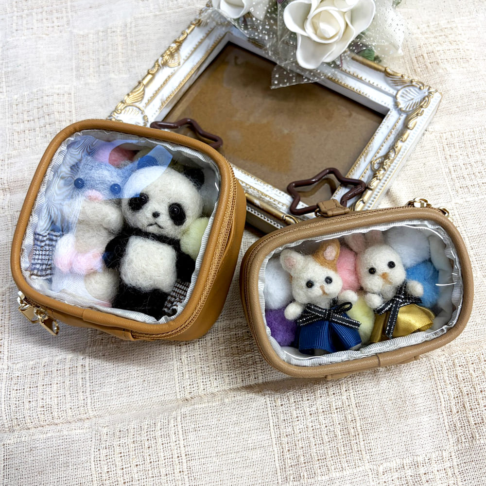 もっと小さいお人形のポーチ