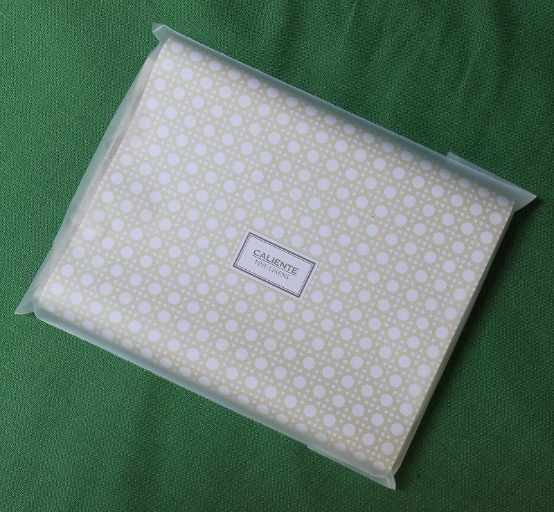 ギフトバッグに入れてお送りいたします。 本ギフトバッグご利用の場合は、袋が押しつぶされてしまうため、メール便での発送ができません。 ご注文確定後、別途送料660円（本州・四国・九州）、1,100円（北海道・沖縄・離島）が必要となります。　