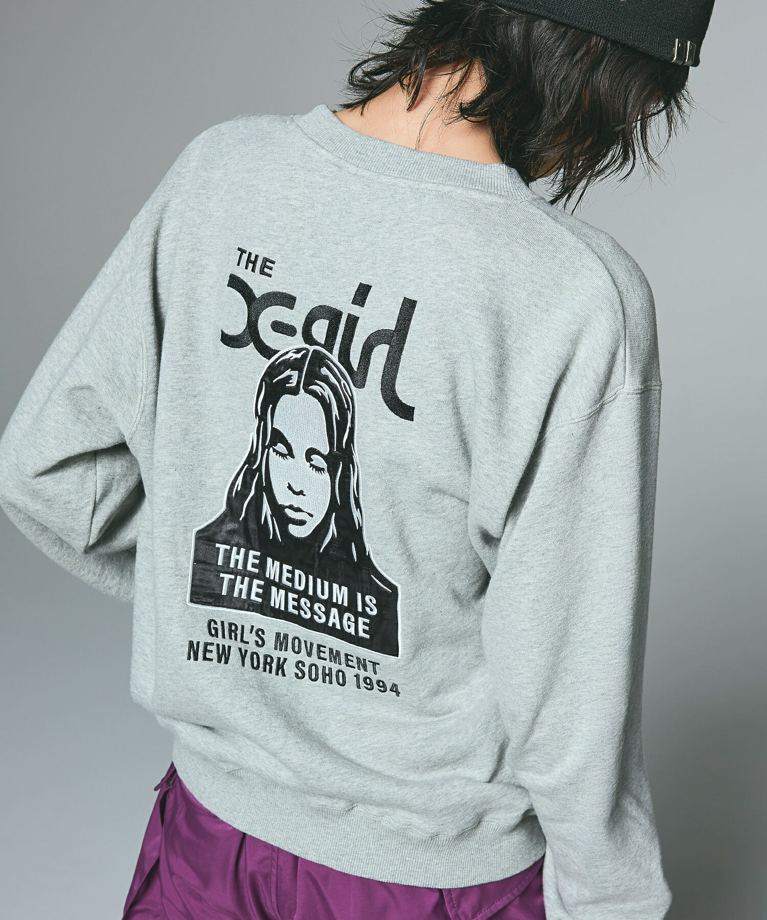 【公式】X-girl エックスガール FACE PATCH AND LOGO CREWNECK SWEAT TOP スウェット クルーネック ストリート トップス