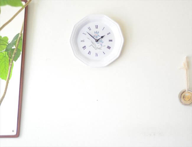 【送料無料】ドイツ製 Junghans 白磁にきれいな花の絵付け 壁時計 壁掛け セラミッククロック ユンハンス ヴィンテージ アンティーク_250801