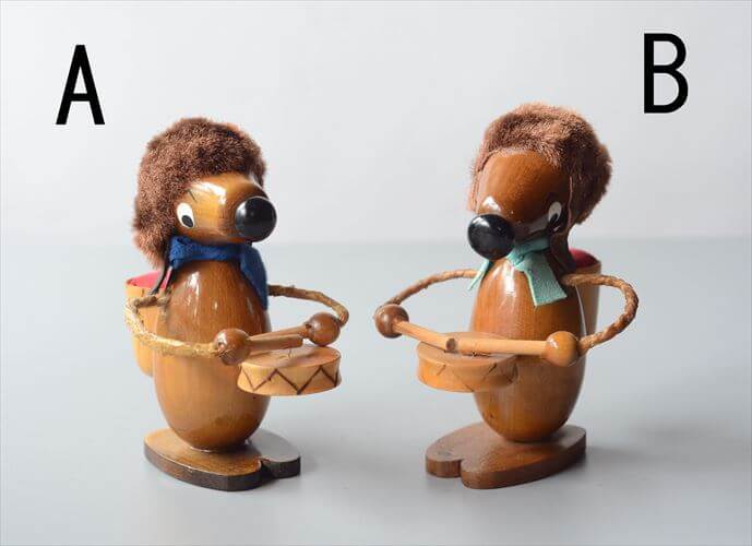 【送料無料】1960～70年頃 ドイツから 楽器を演奏する耳の垂れた木製のイヌ オブジェ フィギュア 飾り ..