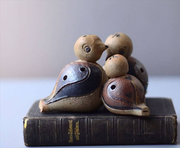 【送料無料】デンマークから 寄り添う3羽の鳥の家族 ストーンウェア オブジェ 陶器 フィギュア 北欧 アンティーク_260123