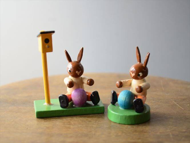 【送料無料】ドイツ製 ヴィンテージ かわいい木製のイースターバニー ハンドメイド 木工芸品 うさぎ 置物 アートピース フィギュア_260318