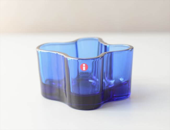 【送料無料】フィンランド製 iittala イッタラ Alvar Aalto キャンドルホルダー コバルト アルヴァ・アアルト 北欧 ガラス 燭台 トレー_260515
