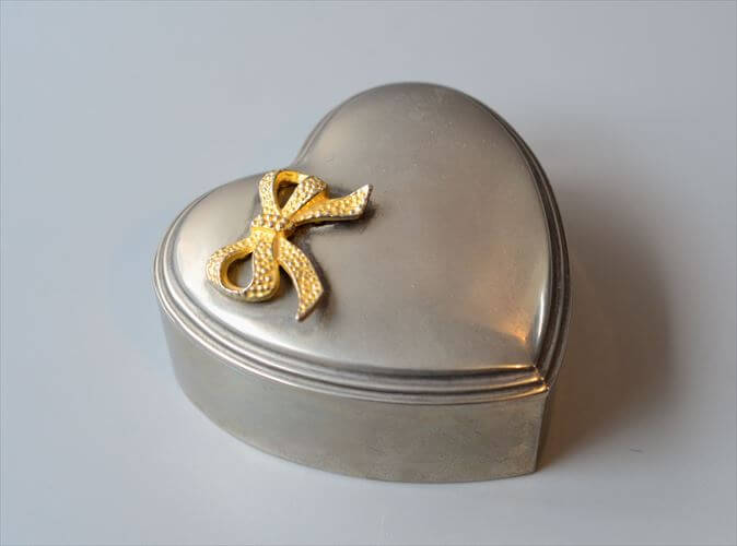 【送料無料】フランスのブロカントから ハートの小物入れ ジュエリーボックス 置物 オブジェ 飾り アンティーク ヴィンテージ_260206