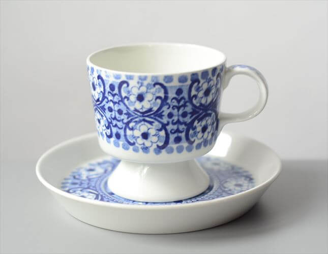 【送料無料】ARABIA アラビア ALI デミタスカップ＆ソーサー アリ コーヒー 北欧食器 フィンランド 陶器 ヴィンテージ アンティーク_251126