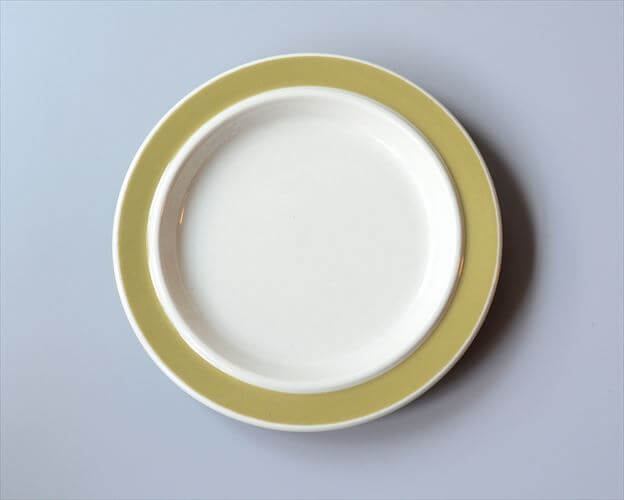 【送料無料】ARABIA アラビア Oliivi 20cm プレート オリーヴィ お皿 北欧食器 フィンランド ヴィンテージ アンティーク_250417