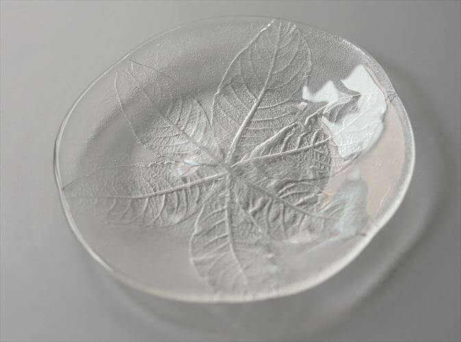 Glass - 【送料無料】スウェーデンから かわいいリーフのガラス プレート 19cm 北欧 お皿 コスタボダを彷彿 ヴィンテージ_260407