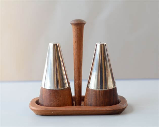 【送料無料】1960年代 デンマーク製 木製 チーク材 S&P ソルト&ペッパー 調味料入れ スパイスポット 北欧 雑貨 インテリア ビンテージ アンティーク_260225