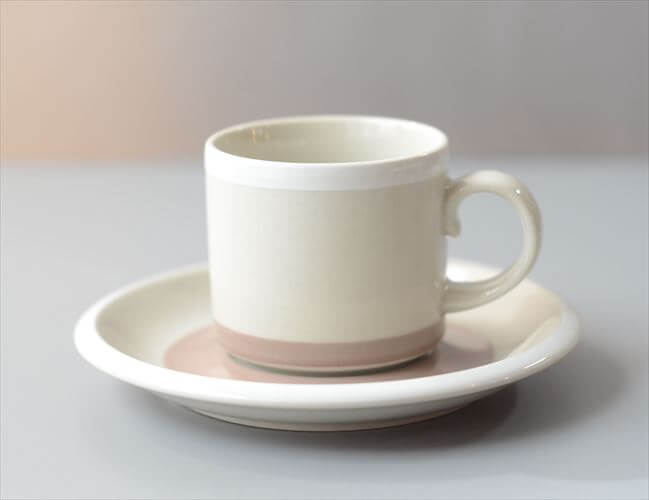Rakuten - 【送料無料】ARABIA Tupa カップ&ソーサー アラビア トゥパ フィンランド 北欧 北欧食器 陶器 アンティーク ヴィンテージ_260521