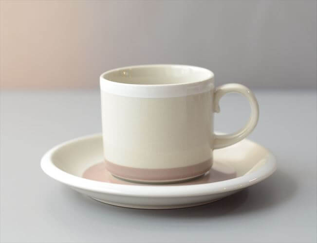 Rakuten - 【送料無料】ARABIA Tupa カップ&ソーサー アラビア トゥパ フィンランド 北欧 北欧食器 陶器 アンティーク ヴィンテージ_260521