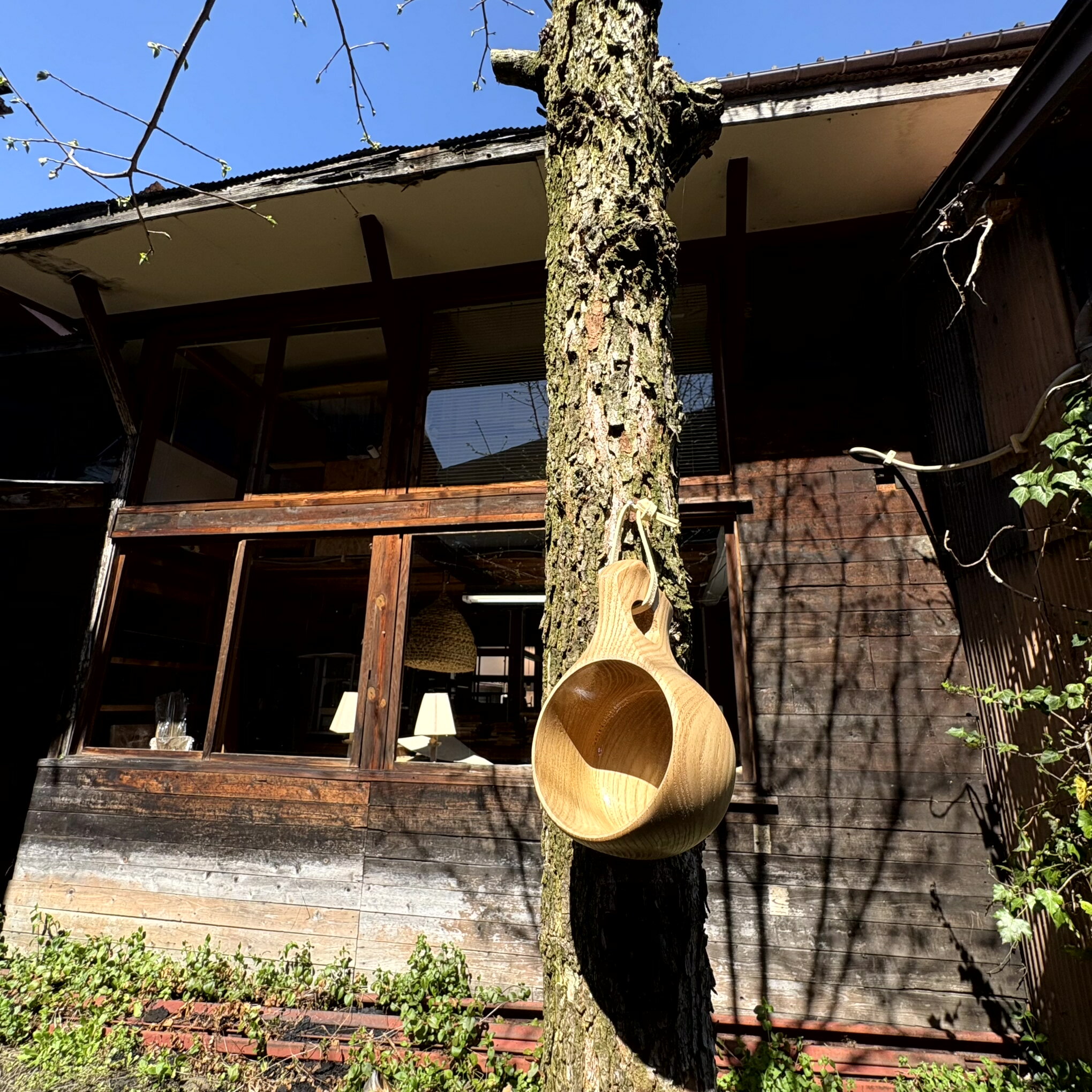 日本製〉クルミ材のククサ内面【合成漆】仕上げ送料無料1点もの くくさ フィンランド カップ 木 マグカップ キャンプ アウトドア飛騨 天然無垢 バーベキュー マイカップ cup 北欧 贈答 プレゼント お祝いギフト 母の日 父の日 誕プレ