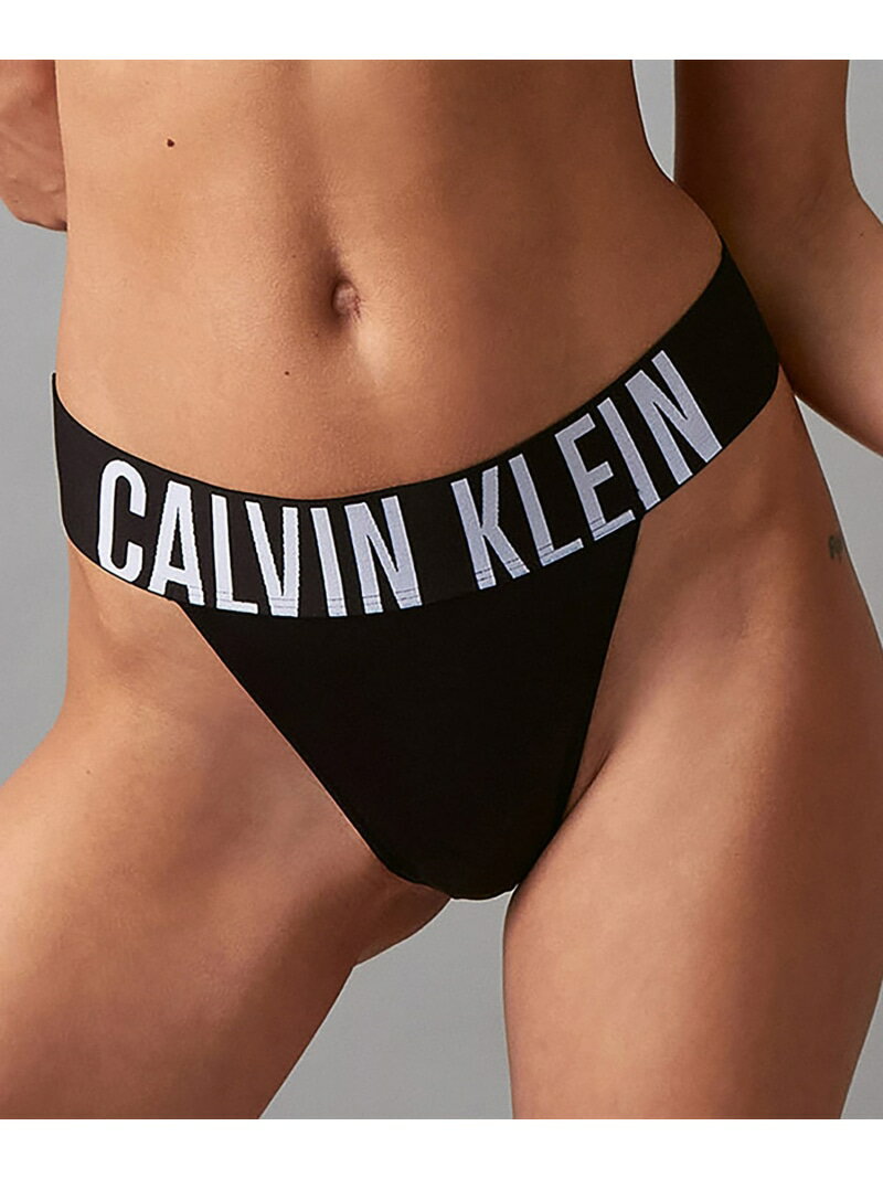 Calvin Klein（カルバン・クライン）(W)【公式ショップ】 カルバンクライン INTENSE POWER ハイレグ ソング Calvin Klein Underwear QF7638JENNIE／ジェニー着用商品（BLACK）【Calvin Klein Underwear　INTENSE POWER ハイレグ ソング】ウエストバンドを幅広にすることで、安心感を備えたハイレグソングです。シンプルな無地のデザインに、ウエストバンドのロゴがクールに引き立ちます。スポーティーな雰囲気を併せ持ち、デイリーに気軽に取り入れられるのが魅力です。伸びの良いナイロンジャージーで、快適な穿き心地を実感できます。※QF7659AD / QF7816AD / QF7630ADとペア品番です。＝＝＝＝＝＝＝＝＝＝＝＝＝＝＝＝＝＝＝＝【Calvin Klein Underwear（カルバン クライン アンダーウェア）】カルバン・クラインは、世界でも有数のデザイナーズ・ライフスタイル・ブランドのひとつであり、世界中で好まれるアイテムの数々を提供しています。カルバン・クラインのモダンでミニマルな美学はシーズンごとに新しく解釈され続け、力強いコミュニケーション力で世界的に大人気ブランドの地位を保ち続けています。そのブランドのひとつであるCalvin Klein Underwearは、モダンでボディ・コンシャス、官能的な感覚を楽しませる初めてのデザイナーズアンダーウェアブランドです。型番：QF7638-UB1-XS KE9272【採寸】サイズウエスト股上XS65.0cm22.5cmS70.0cm23.5cmM74.0cm25.5cm商品のサイズについて【商品詳細】インドネシア素材：本体:ナイロン82%ポリウレタン18%クロッチ裏地:コットン100%ウエストバンド:ナイロン62%ポリエステル30%ポリウレタン8%脚ぐり:ナイロン72%ポリウレタン28%サイズ：XS、S、M洗濯機洗い可※画面上と実物では多少色具合が異なって見える場合もございます。ご了承ください。商品のカラーについて 【予約商品について】 ※「先行予約販売中」「予約販売中」をご注文の際は予約商品についてをご確認ください。■重要なお知らせ※ 当店では、ギフト配送サービス及びラッピングサービスを行っておりません。ご注文者様とお届け先が違う場合でも、タグ（値札）付「納品書 兼 返品連絡票」同梱の状態でお送り致しますのでご了承ください。 ラッピング・ギフト配送について※ 2点以上ご購入の場合、全ての商品が揃い次第一括でのお届けとなります。お届け予定日の異なる商品をお買い上げの場合はご注意下さい。お急ぎの商品がございましたら分けてご購入いただきますようお願い致します。発送について ※ 買い物カートに入れるだけでは在庫確保されませんのでお早めに購入手続きをしてください。当店では在庫を複数サイトで共有しているため、同時にご注文があった場合、売切れとなってしまう事がございます。お手数ですが、ご注文後に当店からお送りする「ご注文内容の確認メール」をご確認ください。ご注文の確定について ※ Rakuten Fashionの商品ページに記載しているメーカー希望小売価格は、楽天市場「商品価格ナビ」に登録されている価格に準じています。 商品の価格についてCalvin KleinCalvin Kleinのショーツインナー・ルームウェアご注文・お届けについて発送ガイドラッピンググッズ3,980円以上送料無料ご利用ガイド