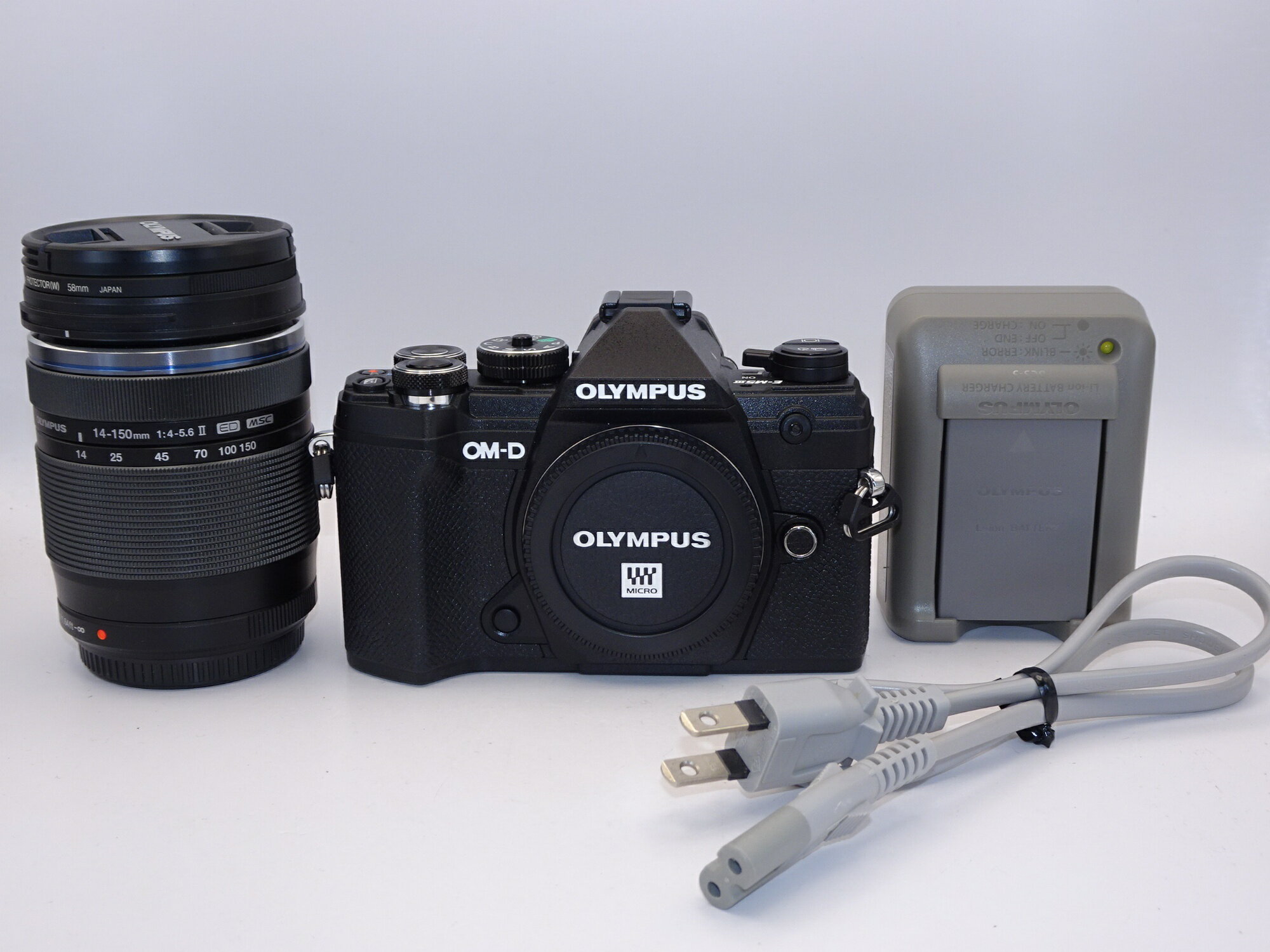 【中古】【外観特上級】OLYMPUS ミラーレス一眼カメラ OM-D E-M5 MarkIII 14-150mmIIレンズキット ブラック