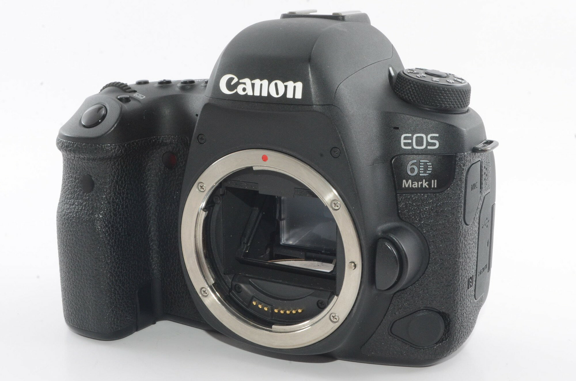 ≪送料無料≫ 【外観ランク】B品 【動作1ケ月全額返金保証付】 【外観状態】スレキズ 【レンズ光学】 【ファインダー光学】小チリ 【動作】基本動作の確認とれました。 【特記事項】外観：アイカップ欠品 ショット数：28180枚未満 【付属品】写真に写っているものが全てです。[バッテリー,充電器,Bキャップ] ※中古商品のため軽度なスレや小キズ、使用感がある場合がございます。ご了承くださいませ。 ※上記【付属品】に記載のないものは付属しません。 ◆当店は安心安全で顧客満足モットーのお店でございます。お客様の安心のために全てのシリアルナンバーと写真を控え警察署に届けております。よい商品をお届けいたしますのでどうぞよろしくお願い致します。