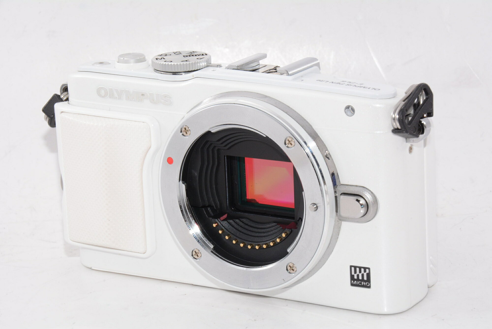 Rakuten - 【中古】【外観特上級】OLYMPUS ミラーレス一眼 PEN Lite E-PL6 ボディ ホワイト E-PL6 BODY WHT