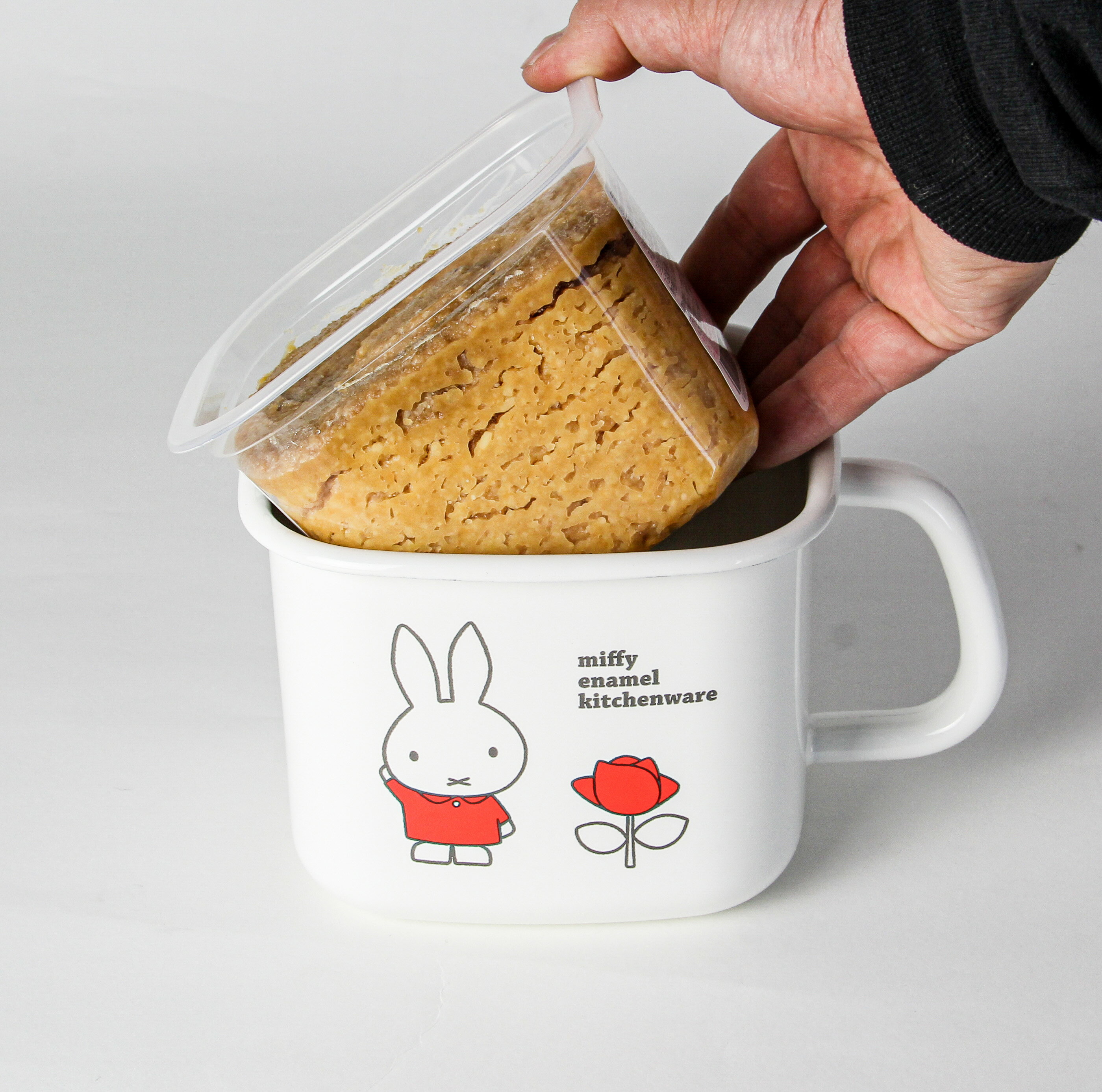 【20%OFFクーポン対象!6/20限定】【送料無料】ミッフィー ホーロー ポット miffy IH対応 オール熱源対応 かわいい プレゼント コラボ シンプル キャラクター おしゃれ 北欧 キッチン用品 グッドプラスホーロー角型ストックポット 1.5L ミッフィー ss