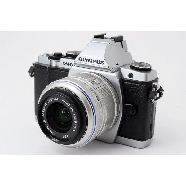 【5/23~5/27限定!最大4,000円OFF&5/25限定で最大P3倍】【中古】オリンパス OLYMPUS OM-D E-M5 シルバー レンズセット 美品 SDカードフラッシュ付き