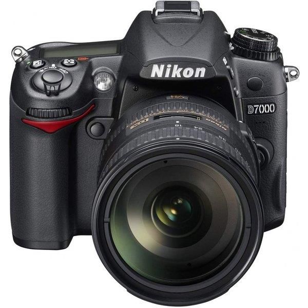 【5/9~5/16限定 最大4,000円OFF 5/10, 5/15限定で最大P3倍】【中古】ニコン Nikon D7000 18-200VRII キット SDカード付き