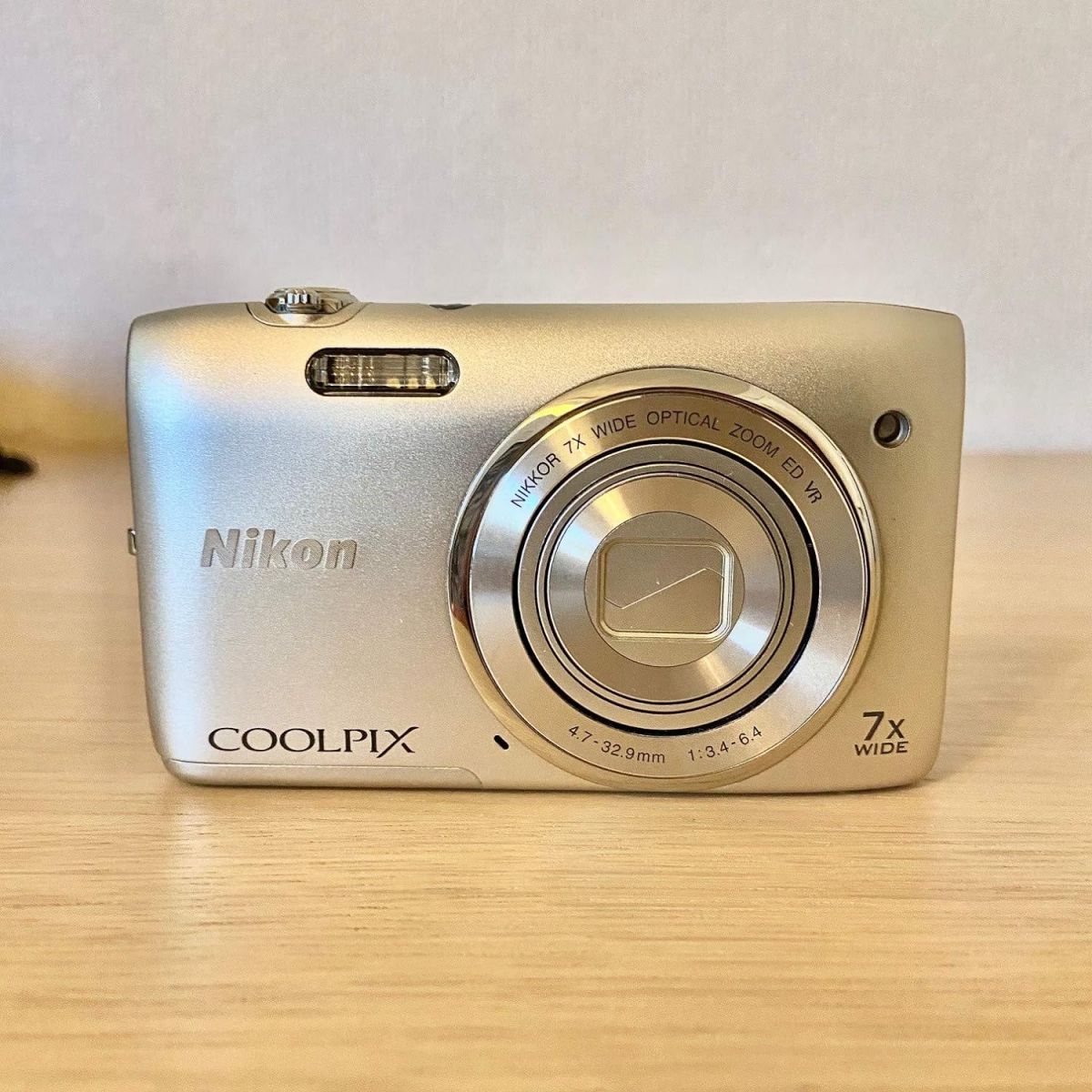 yÁzNikon fW^J COOLPIX S3500 w7{Y[ Lf 2005f NX^Vo[ S3500SL