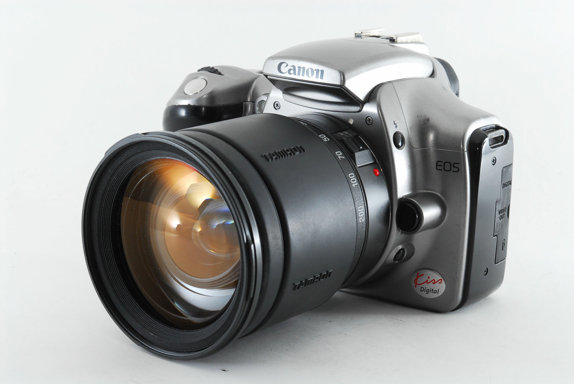【中古】キヤノン Canon EOS Kiss Digital シルバー 高倍率レンズセット 美品 ストラップ 1GBコンパクトフラッシュ付き