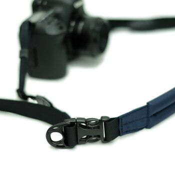 <公式>伸縮自在のカメラストラップ!/diagnl(ダイアグナル)/NinjaCameraStrap(ニンジャカメラストラップ)38mm{一眼レフ}{伸縮自在}{カメラ一眼}{マイクロ}{ミラーレス}