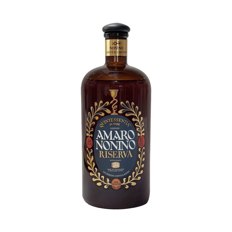 Amaro Nonino Riseva 蒸留家アントニオ・ノニーノを偲び初代アマーロをオマージュした、ノニーノ社の「原点回帰」を表現した逸品。 12ヶ月以上熟成されたウーエ（アクアヴィーテ）をベースに、その後オークのバリックと小樽で24ヶ月以上熟成しています。 長期熟成によるハーブの香りに森林やキノコ、コーヒー豆を想わせる芳醇で複雑なニュアンスが加わります。 非常に滑らかな口当たりで、おだやかなシトラスのノートと包み込むような複雑な香りが優雅な印象を与えます。秋の下草や苔の香りから始まり、次第にレーズンやパッシートの香りが広がります。ルバーブのほろ苦い風味を引き立てるバルサミコ香や、フランベしたオレンジやキャラメルバニラのニュアンスもあり、長い余韻が続きます。 風味や香り豊かなチーズ、ティラミスのようなクリーム系のデザート、チョコレートとの相性が抜群です。また、食中酒として鴨肉、豚頬肉の赤ワインソースがけ、アマトリチャーナ、ビーフシチューなどと合わせていただくのもおすすめです。 ストレートでお飲みになる場合は、室温にしてバルーンタイプのグラスで豊かな香りをご堪能ください。カクテルベースとしてもお楽しみいただけます。 <Nonino> 1897年にオラツィオ・ノニーノが創業。1973年に品質の優れた単一品種のヴィナッチャ（ブドウの搾り滓）を伝統的単式蒸留器で蒸留し、一種類のブドウ品種の搾り滓のみから造られた"グラッパ・モノヴィティーニョ"を美しい瓶に詰めて発売しました。さらに1984年、ブドウ果汁を果皮や種も混ざった状態のまま蒸留するアクアヴィーテ"ウーエ"を発売しました。 生産者 ノニーノ NONINO 産地 フリウリ＝ヴェネツィア・ジューリア 分類 リキュール 内容量 700ml アルコール度数 35% 原産国 イタリア 【販売中の商品について】 ・賞味期限のある商品については、別途注記がある場合を除き、出荷時点で賞味期限が残り3ヶ月以上の商品をご用意いたします。 ・掲載されている表記やパッケージは、お届け商品と異なる場合がございます。あらかじめご了承ください。 ・ご注文のタイミングによりヴィンテージが切り替わることがございます。 〜ご利用いただけるシーン〜 季節のご挨拶 御正月 お正月 御年賀 お年賀 御年始 母の日 父の日 初盆 お盆 御中元 お中元 お彼岸 残暑御見舞 残暑見舞い 敬老の日 寒中お見舞 クリスマス クリスマスプレゼント お歳暮 御歳暮 春夏秋冬 日常の贈り物 御見舞 退院祝い 全快祝い 快気祝い 快気内祝い 御挨拶 ごあいさつ 引越しご挨拶 引っ越し お宮参り御祝 志 進物 長寿のお祝い 61歳 還暦（かんれき） 還暦御祝い 還暦祝 祝還暦 華甲（かこう） 祝事 合格祝い 進学内祝い 成人式 御成人御祝 卒業記念品 卒業祝い 御卒業御祝 入学祝い 入学内祝い 小学校 中学校 高校 弔事 御供 お供え物 粗供養 御仏前 御佛前 御霊前 香典返し 法要 仏事 新盆 新盆見舞い 法事 法事引き出物 法事引出物 年回忌法要 一周忌 三回忌、 七回忌、 十三回忌、 十七回忌、 二十三回忌、 二十七回忌 御膳料 御布施 法人向け 御開店祝 開店御祝い 開店お祝い 開店祝い 御開業祝 周年記念 来客 お茶請け 御茶請け 異動 転勤 プチギフト お土産 ゴールデンウィーク GW 帰省土産 バレンタインデー バレンタインデイ ホワイトデー ホワイトデイ お返し 御礼 お礼 謝礼 御返し お返し お祝い返し 御見舞御礼 ここが喜ばれます 個包装 上品 上質 高級 お取り寄せスイーツ おしゃれ 可愛い かわいい 食べ物 銘菓 お取り寄せ 人気 食品 老舗 おすすめ インスタ インスタ映え こんな想いで… ありがとう ごめんね おめでとう 今までお世話になりました　いままで お世話になりました これから よろしくお願いします こんな方に お父さん お母さん 兄弟 姉妹 子供 おばあちゃん おじいちゃん 奥さん 彼女 旦那さん 彼氏 先生 職場 先輩 後輩 同僚36ヶ月を超える歳月が生んだ、至高の逸品