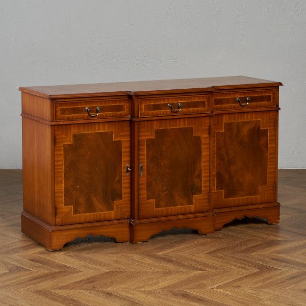 英国 クラシック サイドボード IZ84743E★ イチイ 鍵付 飾り棚 キャビネット リビングボード 収納 レトロ イギリス アンティーク スタイル #84743