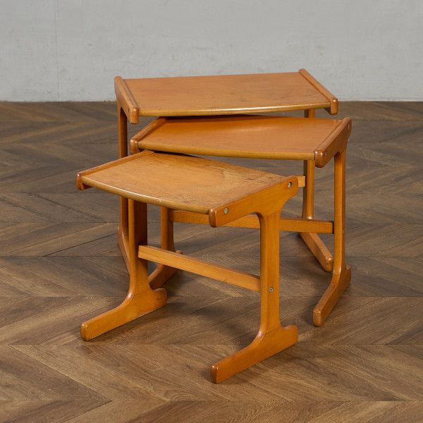 ルーマニア製 ヴィンテージ ネストテーブル IZ97066C★東欧 ルーマニア チーク ローテーブル 3連 センタ..