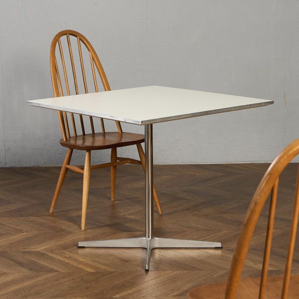Rakuten - テーブル ラミネート天板 フリッツ・ハンセン Fritz Hansen 4star base スクエア A テーブル フリッツハンセン アルネ ヤコブセン オフィス 正方形 ダイニング 白 ホワイト 北欧 #97623