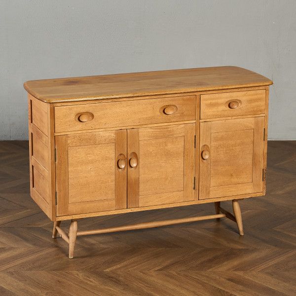 乐天商城 - サイドボード イギリス エルム アーコール ERCOL ウィンザー サイドボード 351 Ercol 脚付き 英国 ヴィンテージ ローボード リビングボード カップボード AVボード #98143